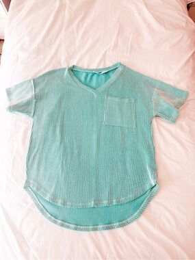 Altar’d State Light Blue Ribbed V-Neck T-Shirt Size XS